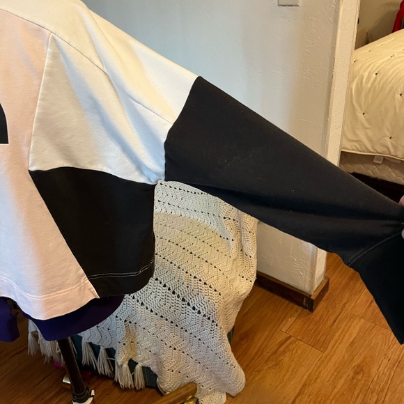 Northface sweatshirt - Picture 2 of 3